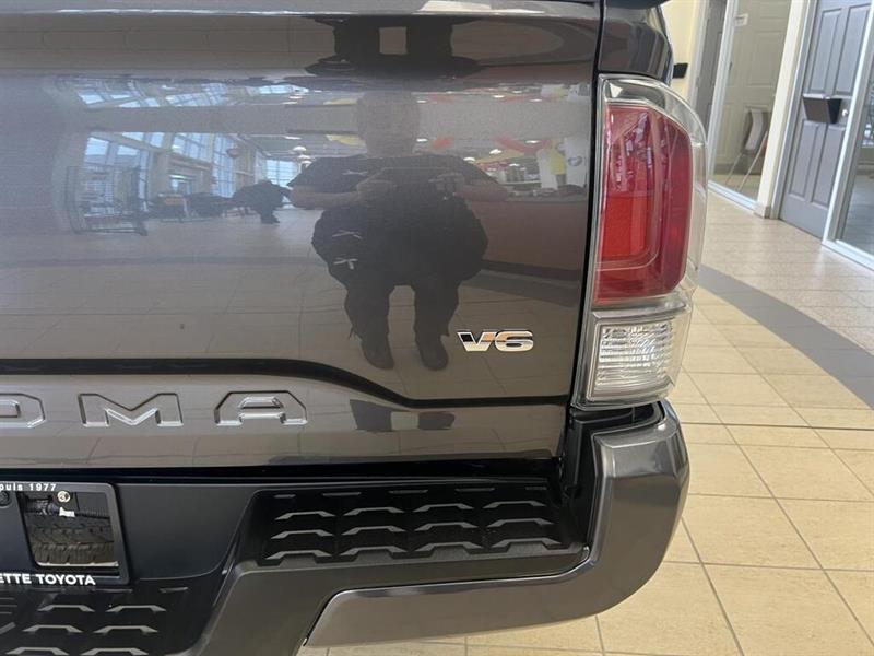 toyota Tacoma 2022 - 8