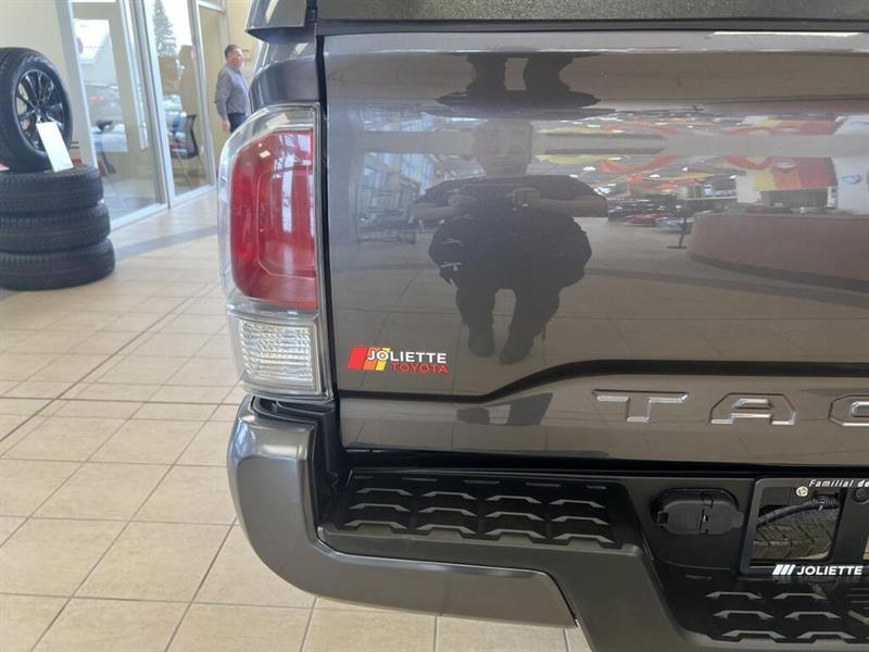 toyota Tacoma 2022 - 9