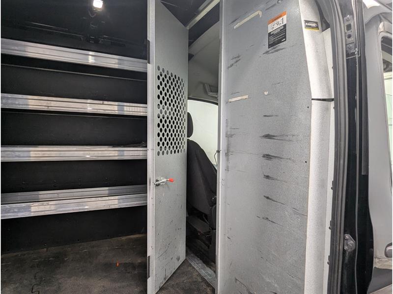 ford Transit fourgon utilitaire 2019 - 12