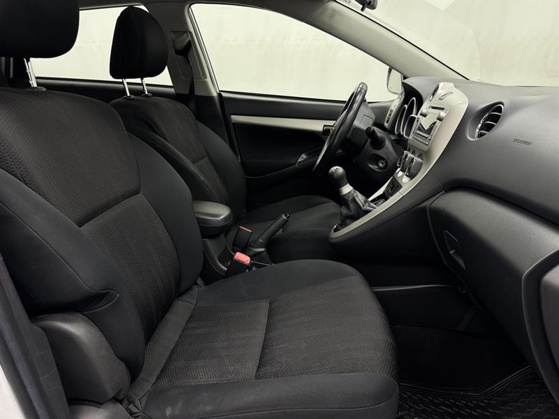 toyota Matrix 2011 - 29