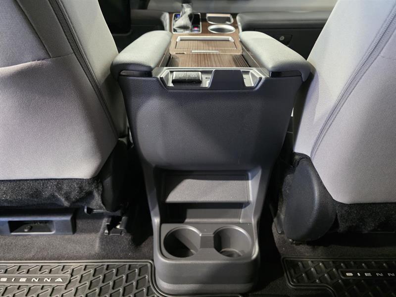 toyota Sienna Hybrid 2024 - 29