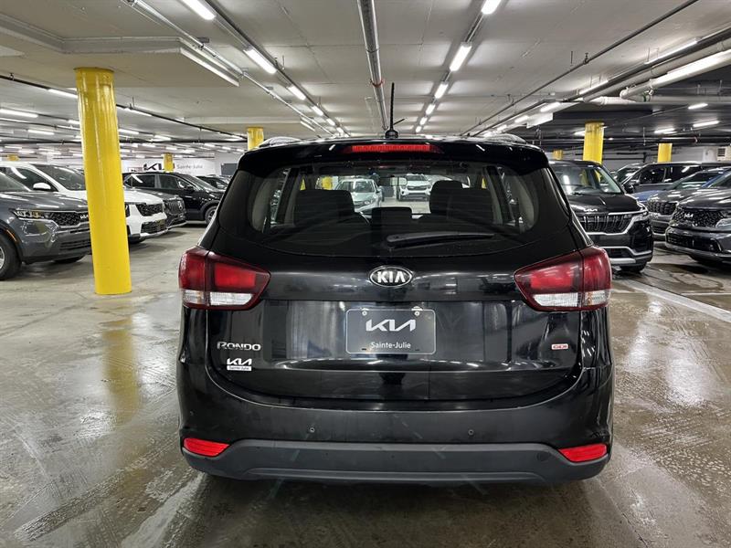 kia Rondo 2017 - 6