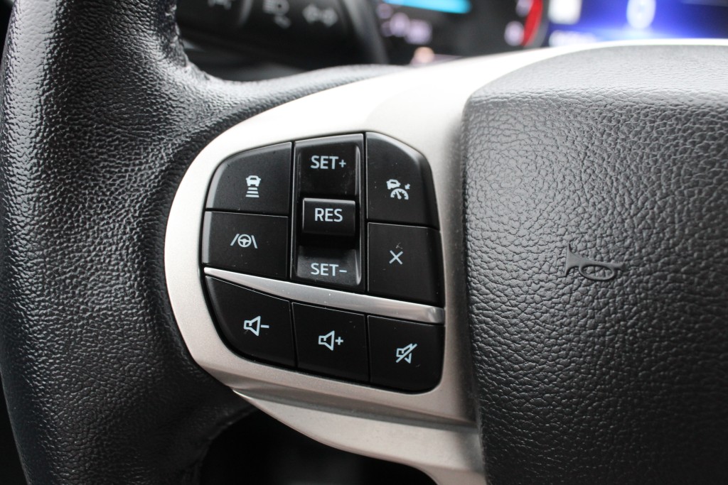 ford Explorer 2022 - 21