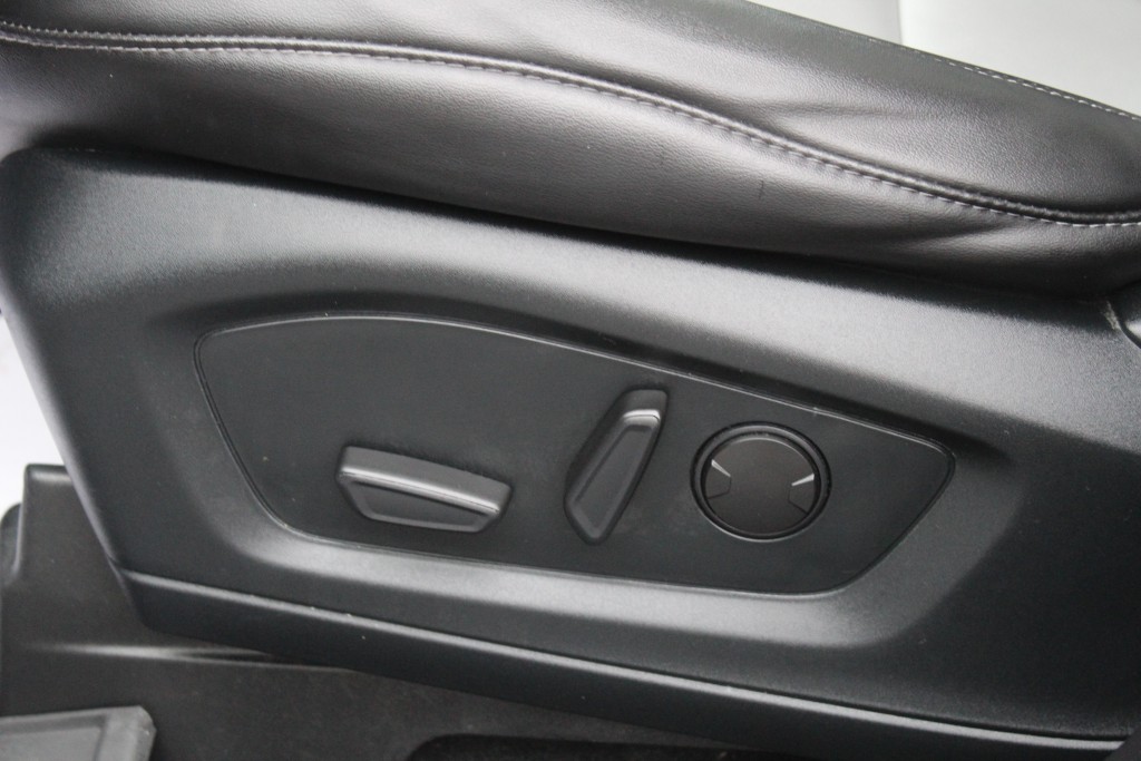 ford Explorer 2022 - 28