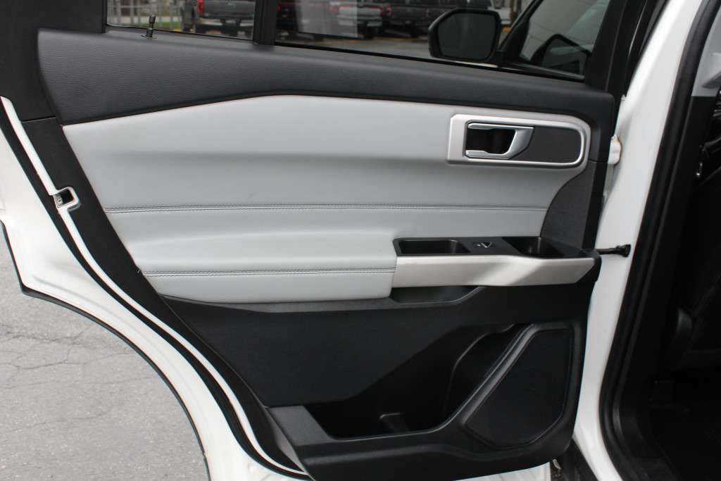 ford Explorer 2022 - 32