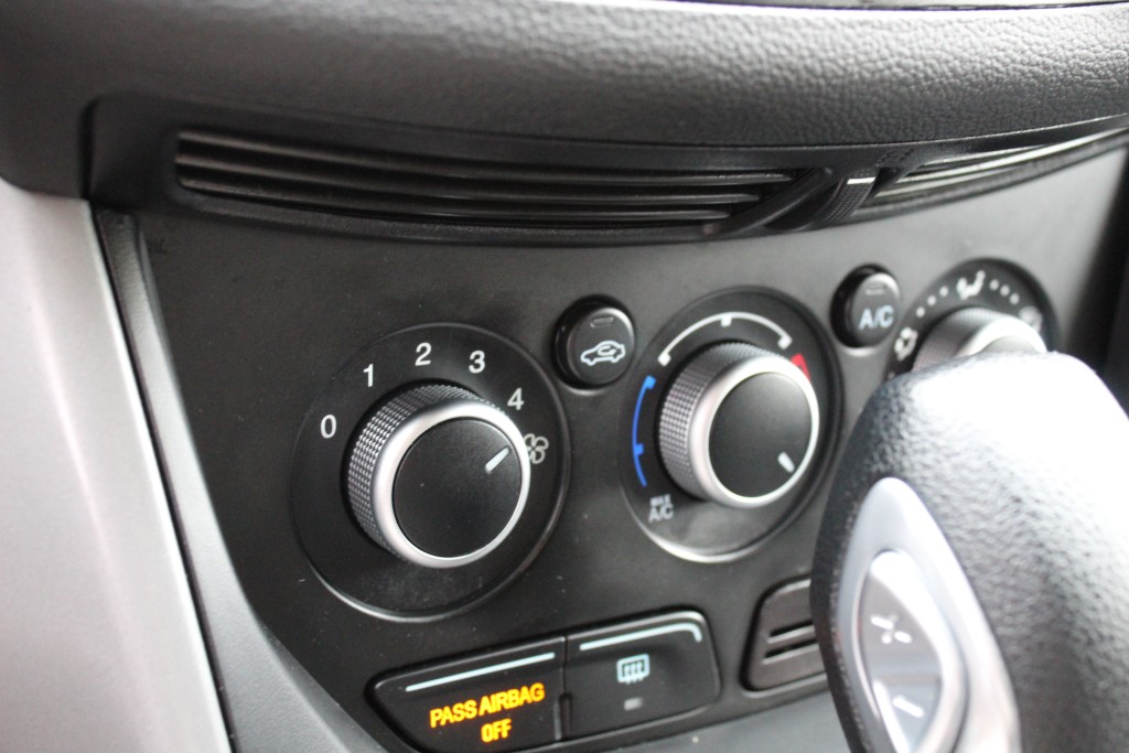 ford Escape 2016 - 19