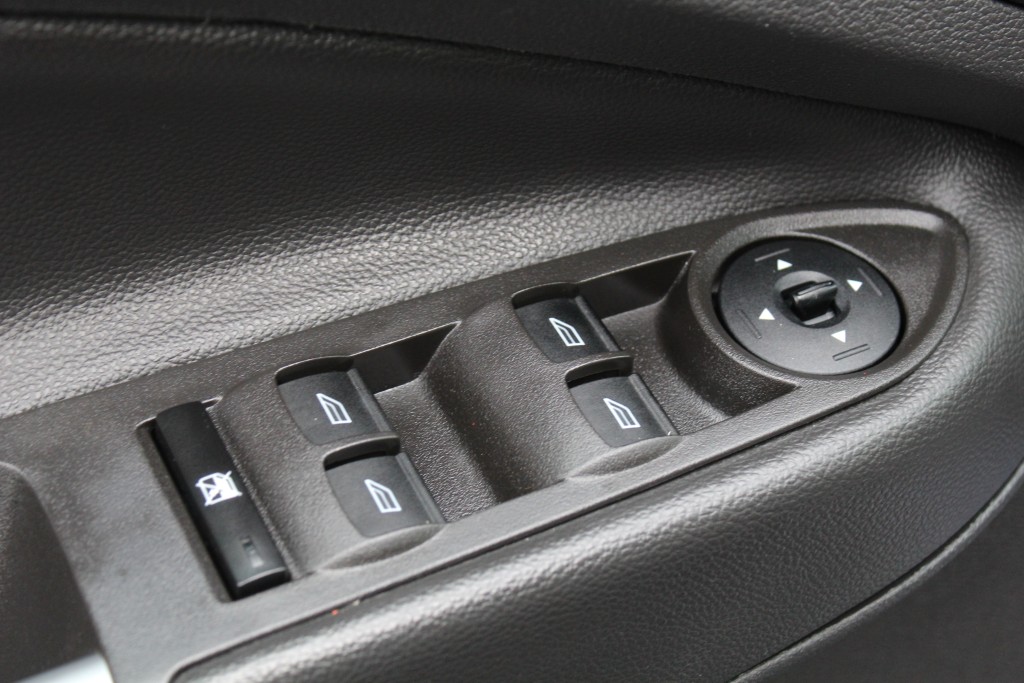 ford Escape 2016 - 23