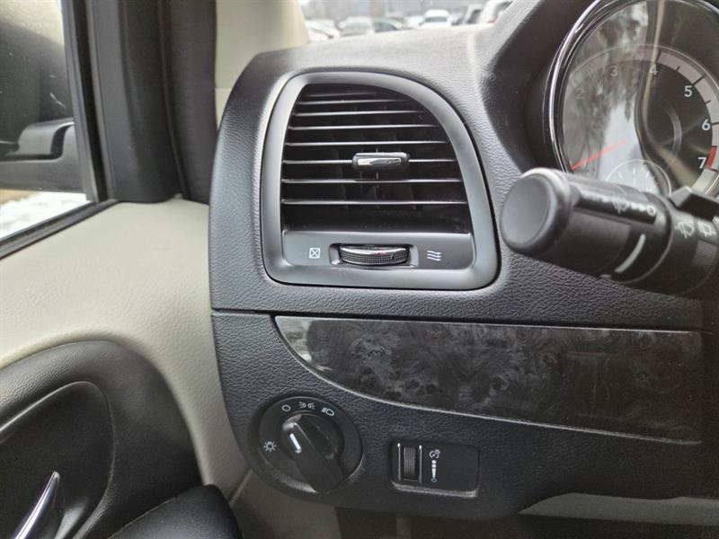 dodge Grand Caravan 2016 - 26