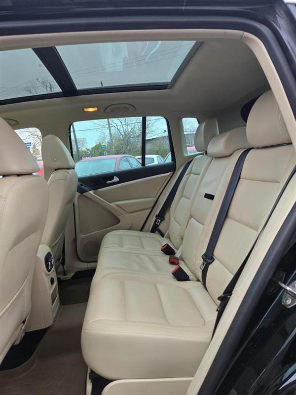 2013 Volkswagen Tiguan - Image 13