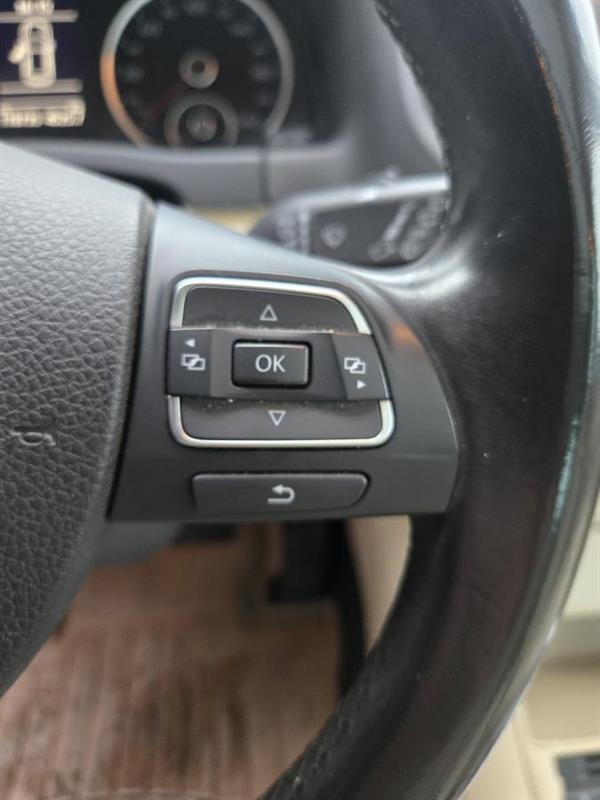 2013 Volkswagen Tiguan - Image 19