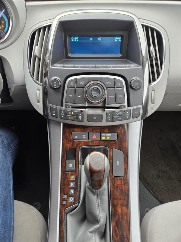 buick LaCrosse 2010 - 19