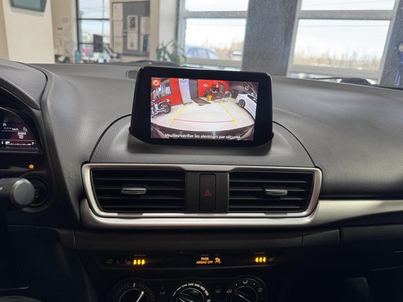 mazda Mazda3 2017 - 24