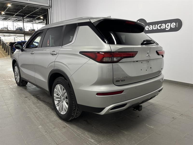 mitsubishi Outlander 2022 - 3