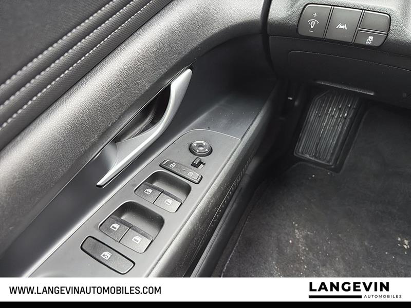 hyundai Elantra 2022 - 18