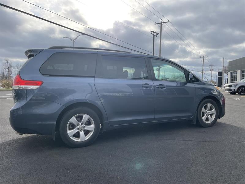 toyota Sienna 2013 - 7