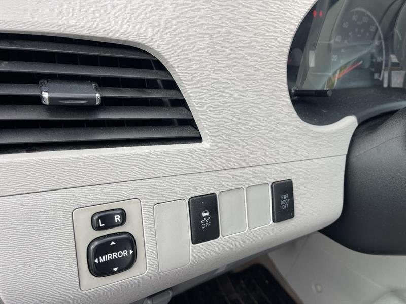 toyota Sienna 2013 - 18