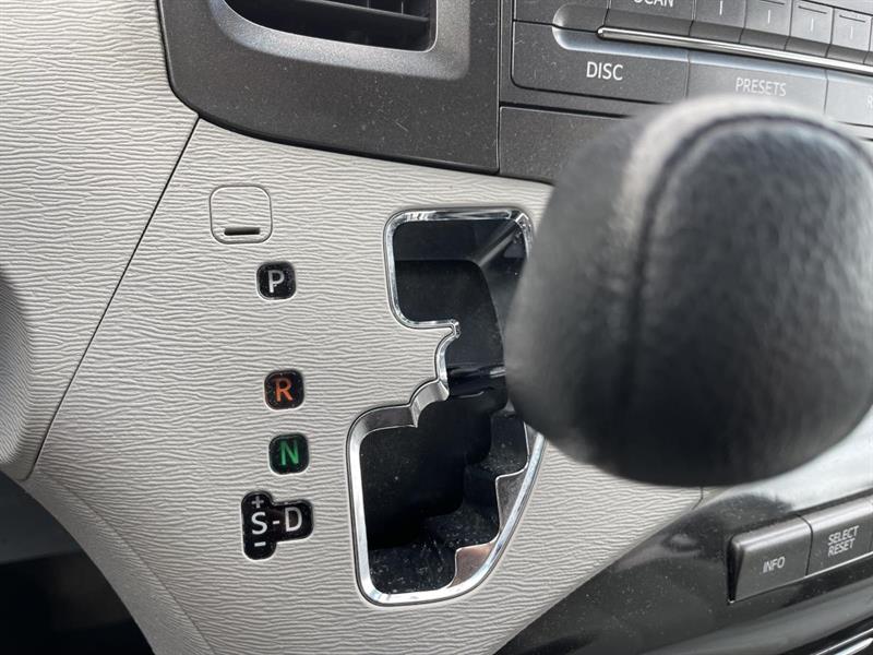 toyota Sienna 2013 - 25