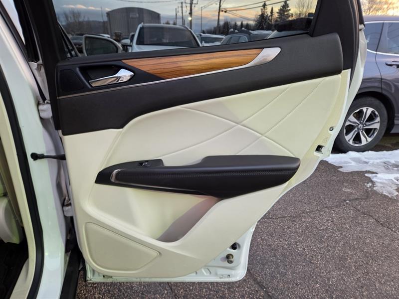 lincoln MKC 2015 - 23