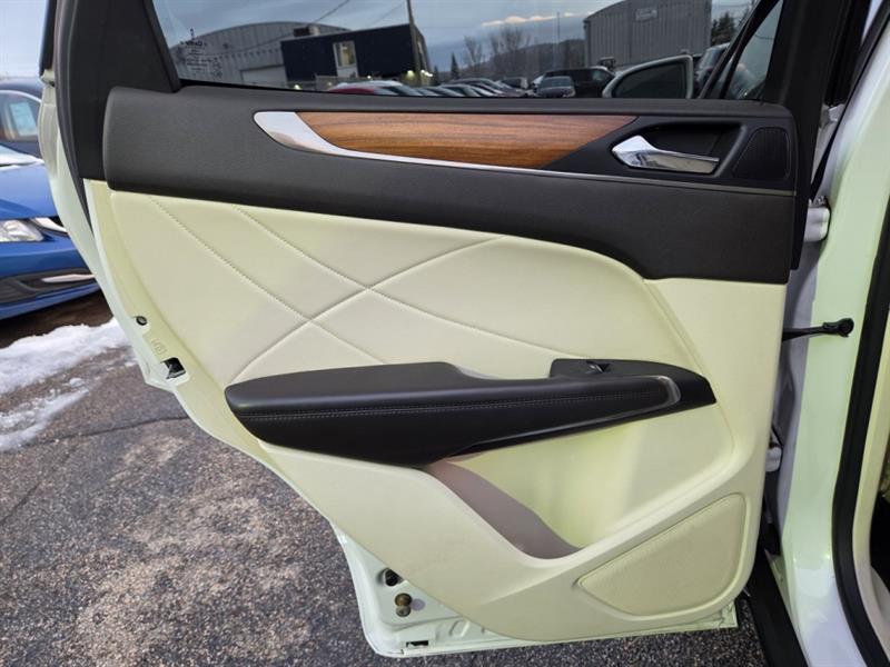 lincoln MKC 2015 - 24