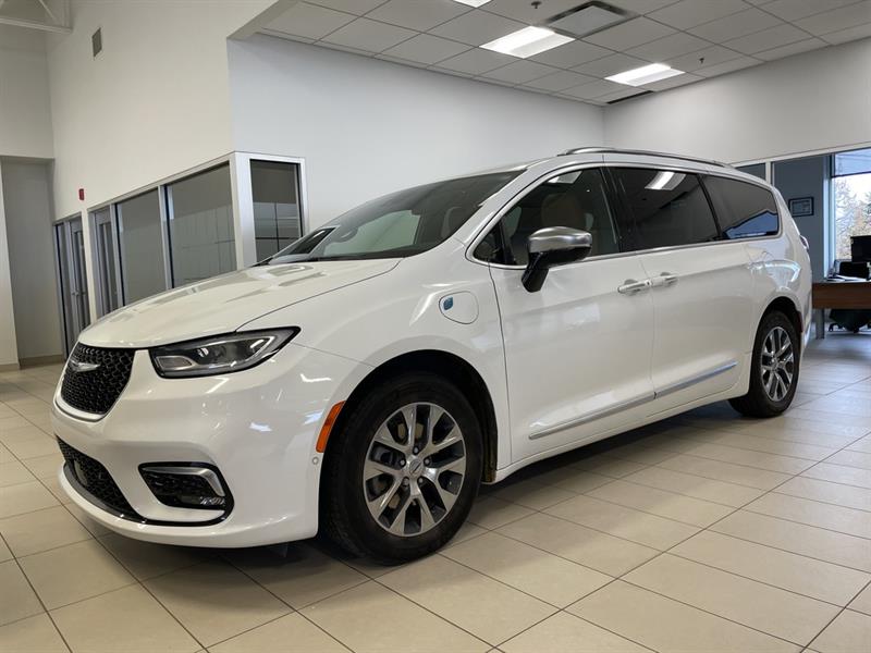 chrysler Pacifica Hybrid 2023