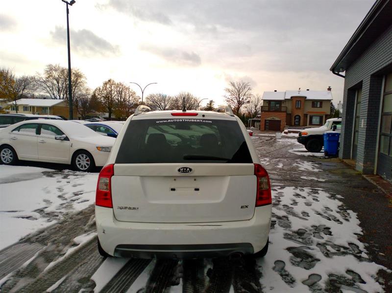 kia Rondo 2012 - 6