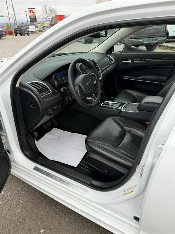 chrysler 300 2023 - 7