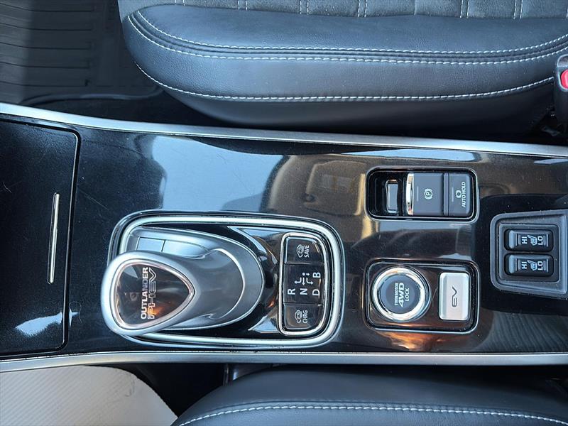 mitsubishi Outlander rechargeable 2019 - 15