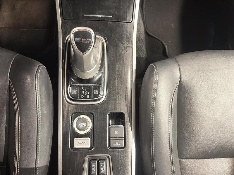 mitsubishi Outlander rechargeable 2018 - 13