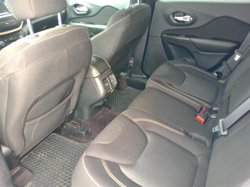 jeep Cherokee 2016 - 11