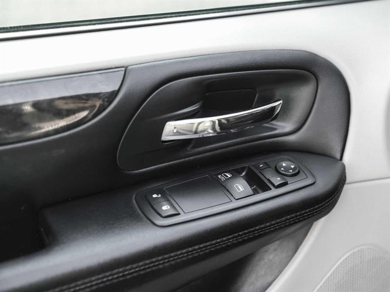 dodge Grand Caravan 2016 - 24