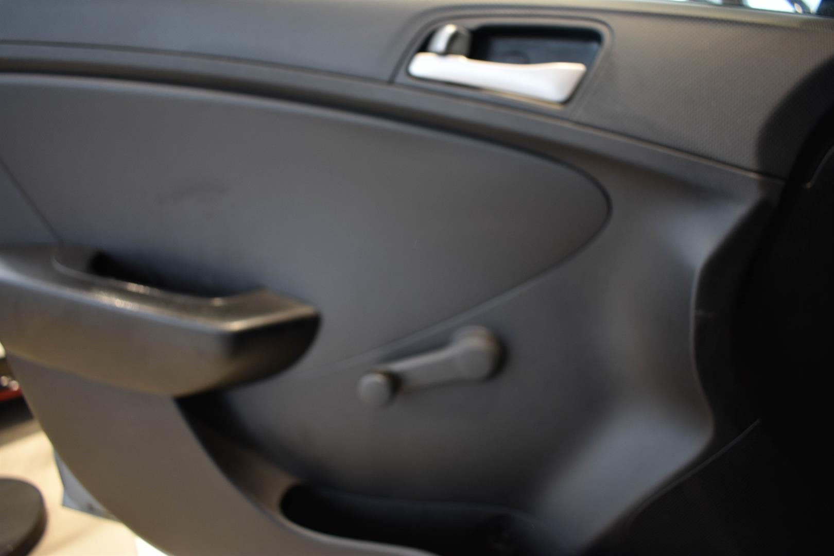 hyundai Accent 2017 - 12