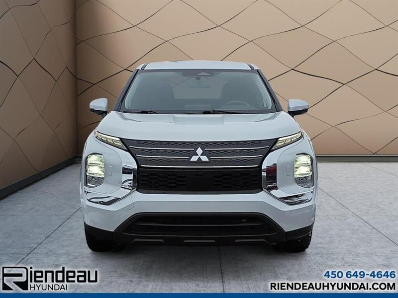 mitsubishi Outlander 2022 - 3