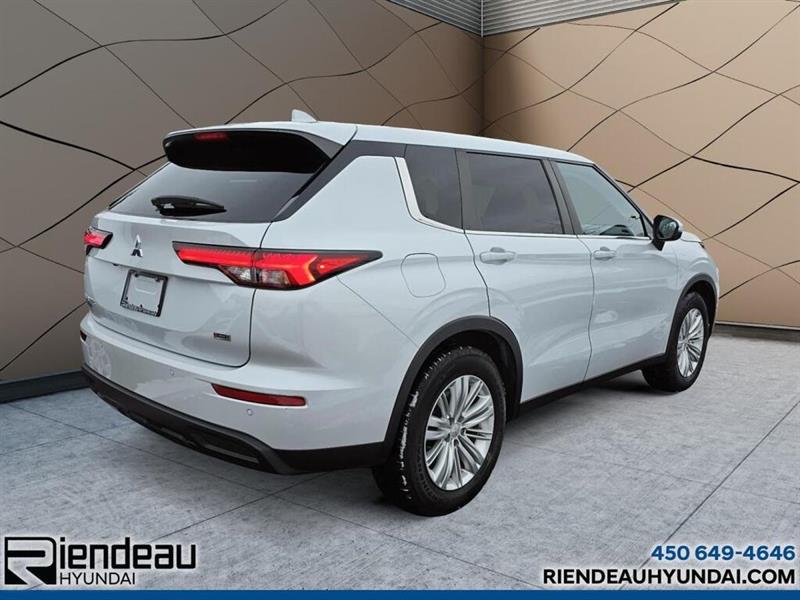 mitsubishi Outlander 2022 - 5