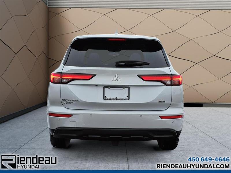 mitsubishi Outlander 2022 - 6