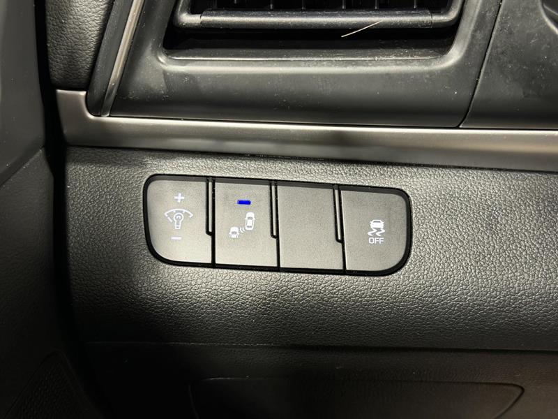 hyundai Elantra 2020 - 11