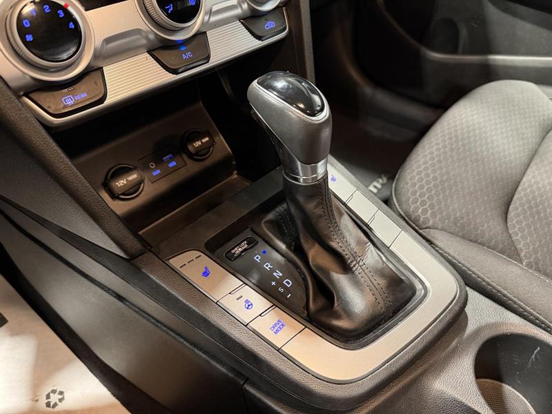 hyundai Elantra 2020 - 18