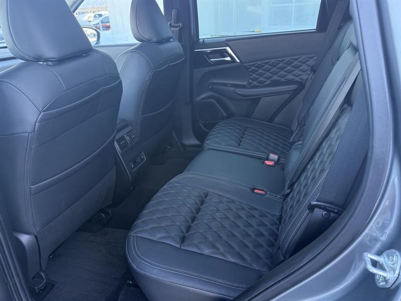 mitsubishi Outlander 2023 - 11