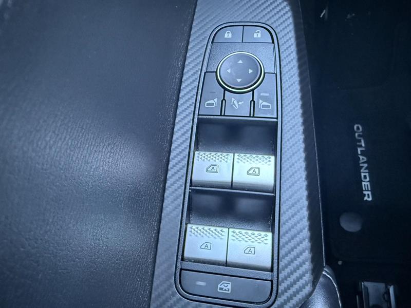 mitsubishi Outlander 2023 - 14