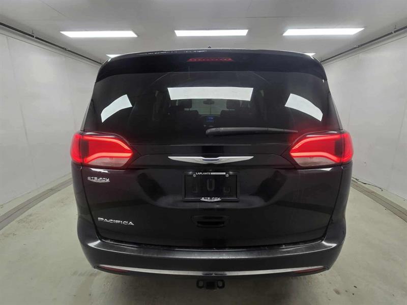 chrysler Pacifica 2017 - 5