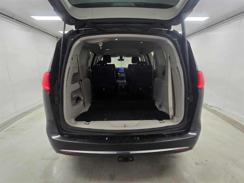 chrysler Pacifica 2017 - 7