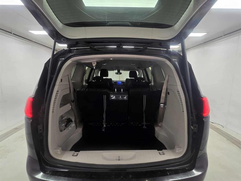 chrysler Pacifica 2017 - 8