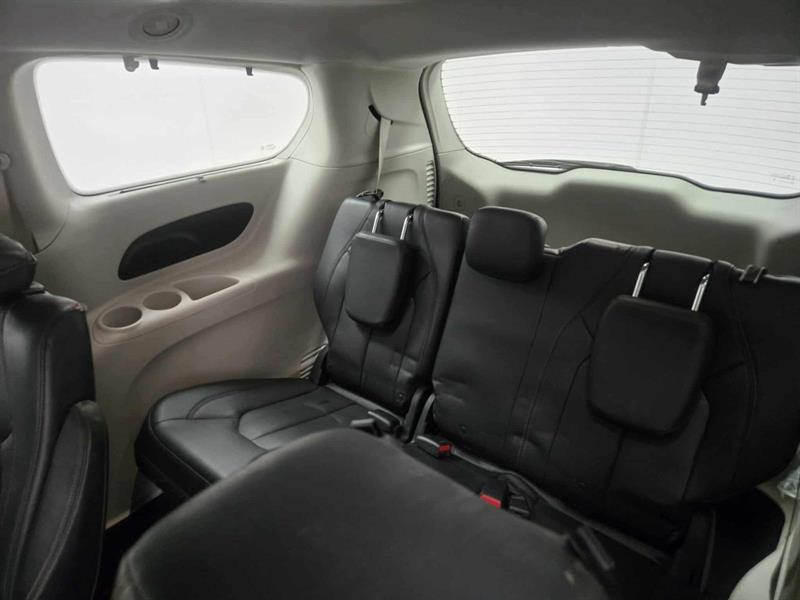 chrysler Pacifica 2017 - 11