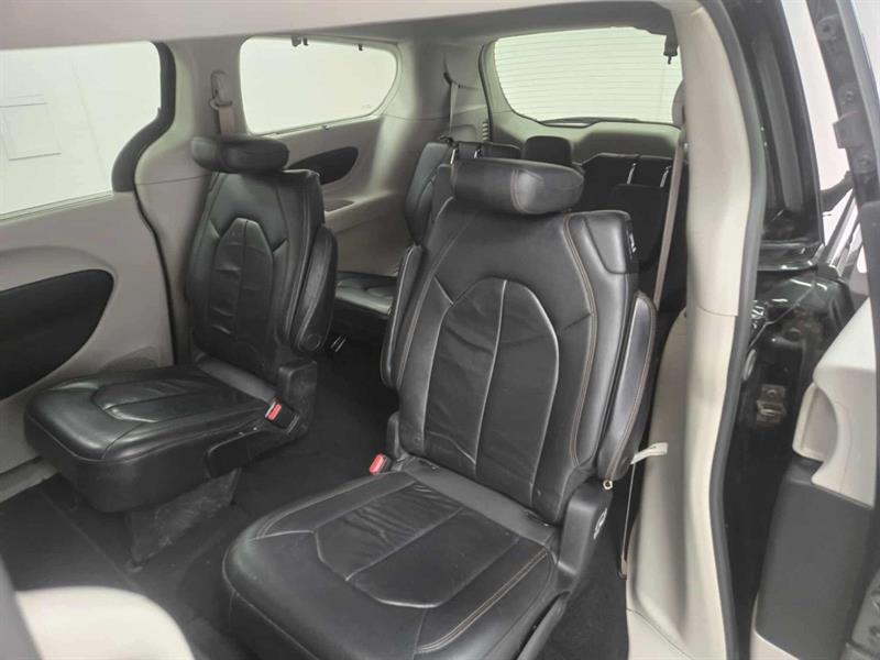 chrysler Pacifica 2017 - 13