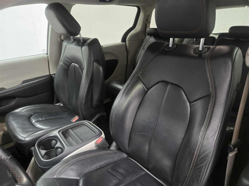 chrysler Pacifica 2017 - 15