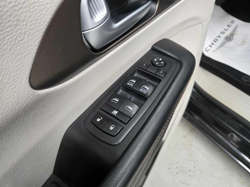 chrysler Pacifica 2017 - 16