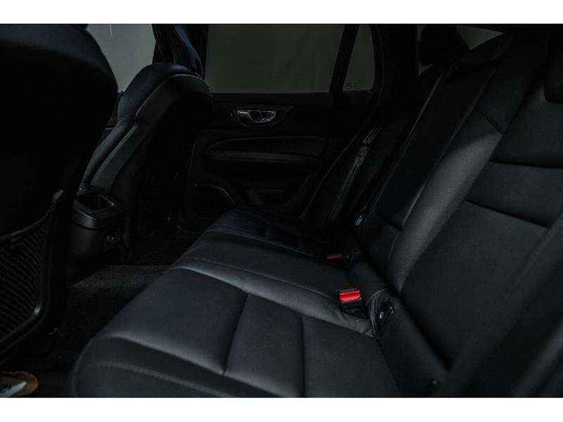 volvo V60 2023 - 25
