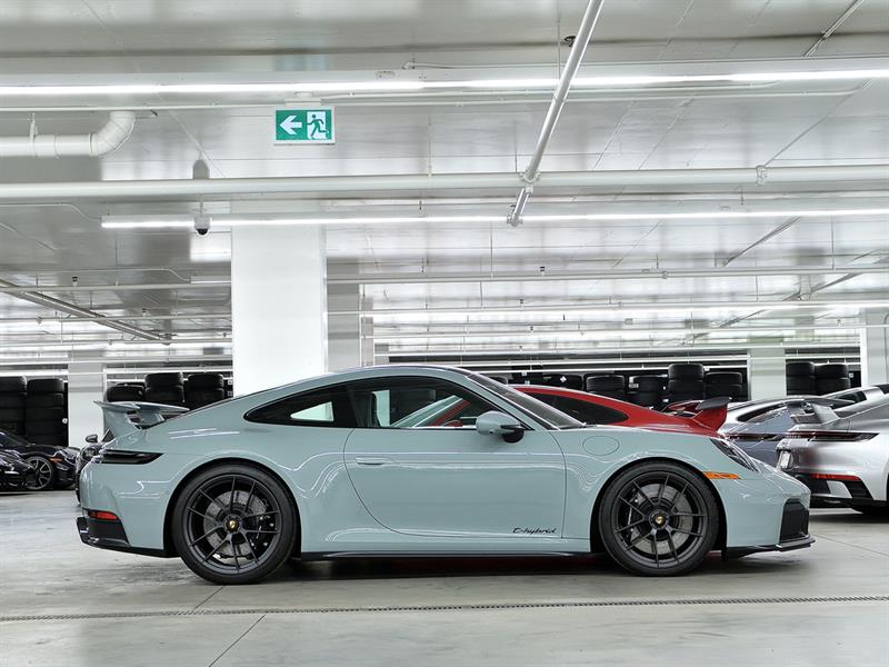 porsche 911 2025 - 2