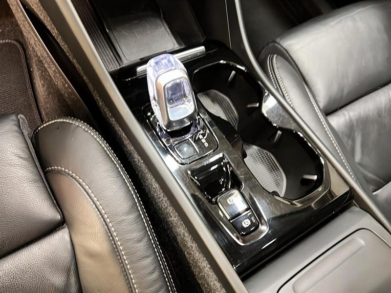 volvo XC40 2023 - 15