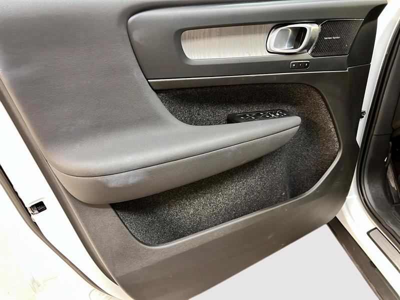 volvo XC40 2023 - 25