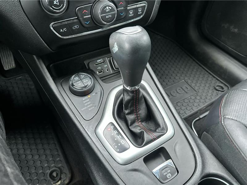 jeep Cherokee 2018 - 17